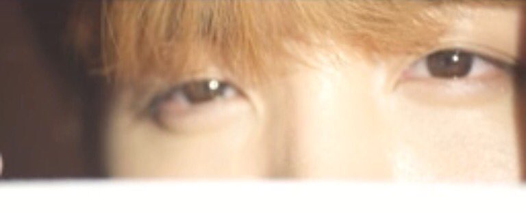 Doflaminghugo's tweet photo. My theory; they all were hungry and then eat snickers, make sense? #WINGS #BTS #JHOPE #MAMA #WINGS6 https://t.co/PuRSYgjzwD
