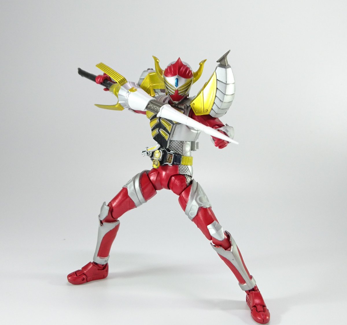 バロン様 フィギュアーツ仮面ライダーバロンをリペイント！ 特写を参考に劇中