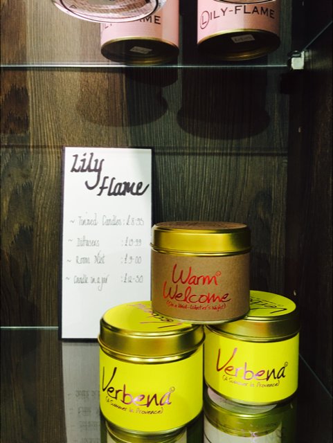 inline_kitchens's tweet photo. WIN. Once we reach 1,000 followers, 1 of these LILY-FLAME candles could be yours! Follow us &amp; re-tweet to be entered https://t.co/E8BZMaCfcz