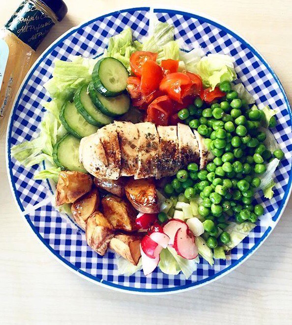 TheGymChef's tweet photo. Have a great weekend and don’t do anything we wouldn’t 😜 Giving you the #ReasonToSeason✔️ #FitFam #TheGymChef https://t.co/TJWoM30fMY