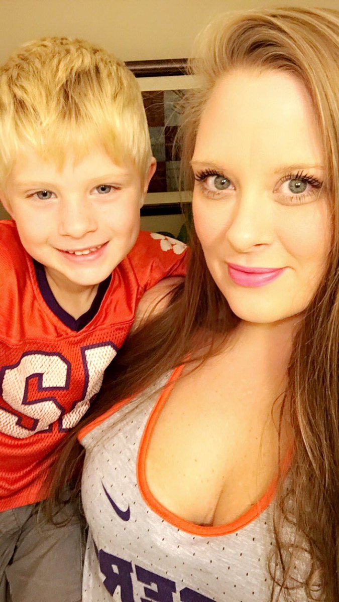laurasgranger's tweet photo. Game day baby! Let's Go Tigers! 🐯🏈#ClemsonFamily #ALLIN #Clemson #football #tigernation https://t.co/zcXxAXvY1N
