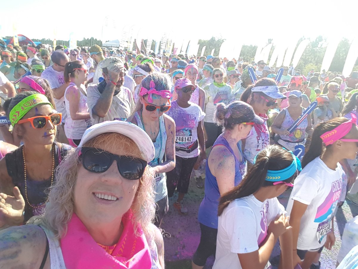 LeeAnnjk's tweet photo. #colorvibegulfport #fearlessat50 https://t.co/FLEVLSdyPy