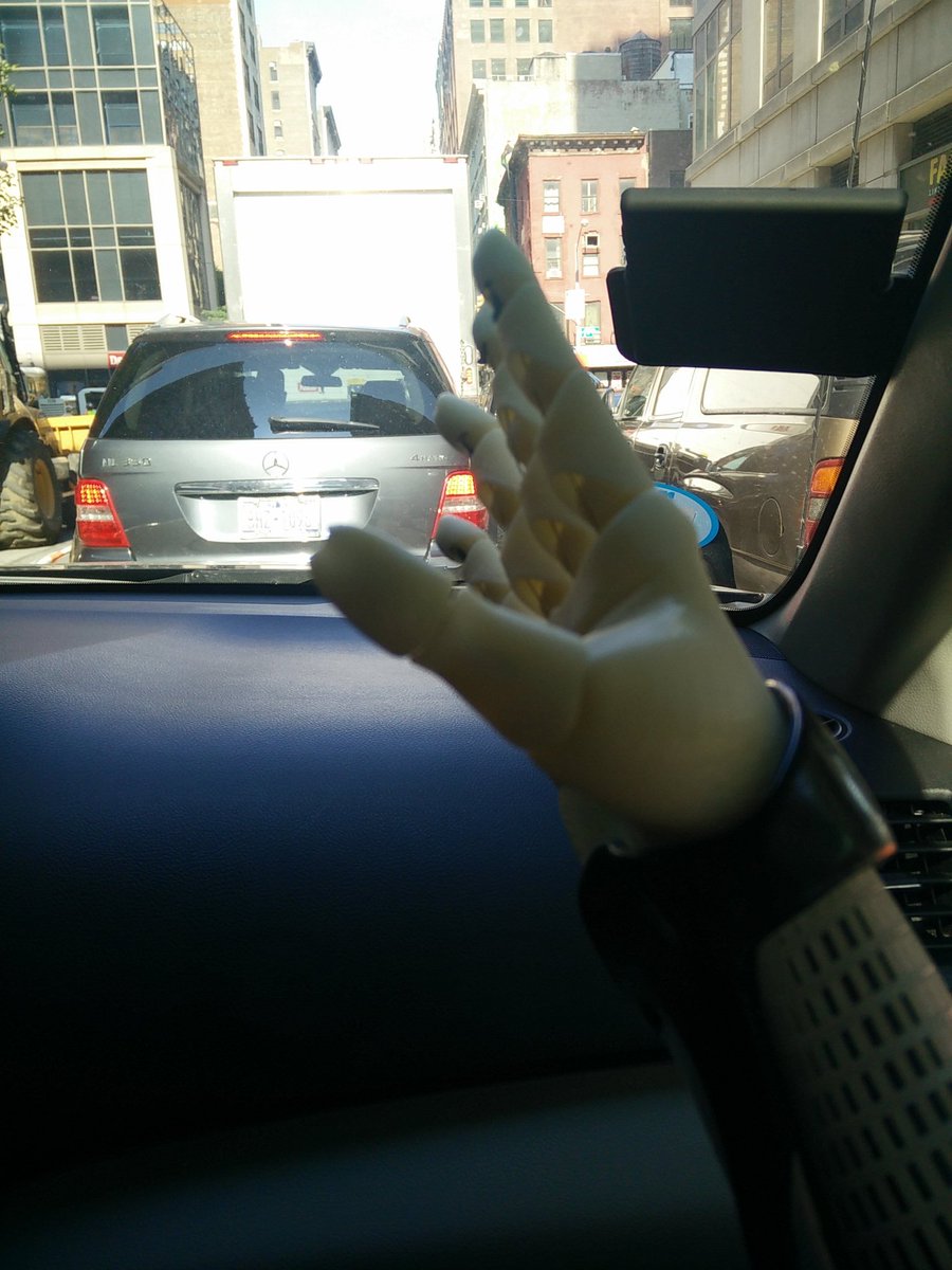 ShahollyA's tweet photo. Say hello to my new arm by @Limbitless3D
I hailed a cab with her. Tehe #bionicmodel #3dprinting #ftlmoda https://t.co/GWwbPeJHc9