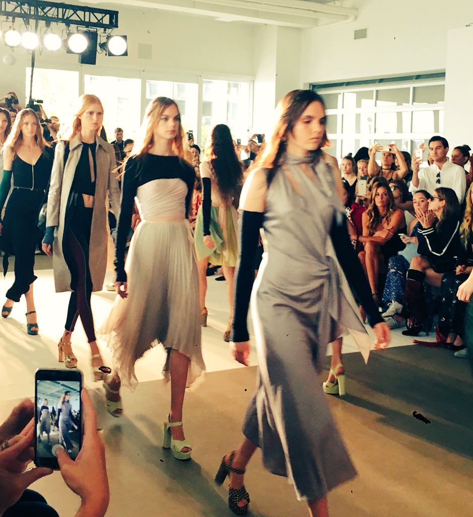 TheUntitledMag's tweet photo. Always gorgeous at @JillStuart #nyfw #runway with @indiracesarine https://t.co/KeCzJGm1mH