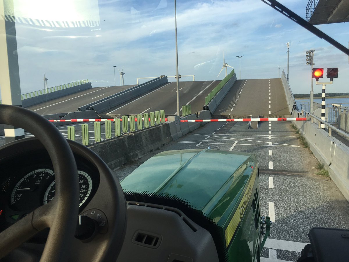 BasDijke's tweet photo. Dat was de #ATH16. Nu weer veilig naar de andere kant van de brug. Vanavond #pieperfestival en morgen #combinerace! https://t.co/6IBT1UNyEc