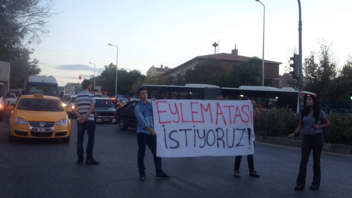 eylemistiyoruz's tweet photo. Ankara/Mamak'ta da 75. gününde #EylemAtaş 'ın cenazesini isteyenler sokaklardaydı! #EylemAtaşıİstiyoruz https://t.co/WQsGzC2ksN