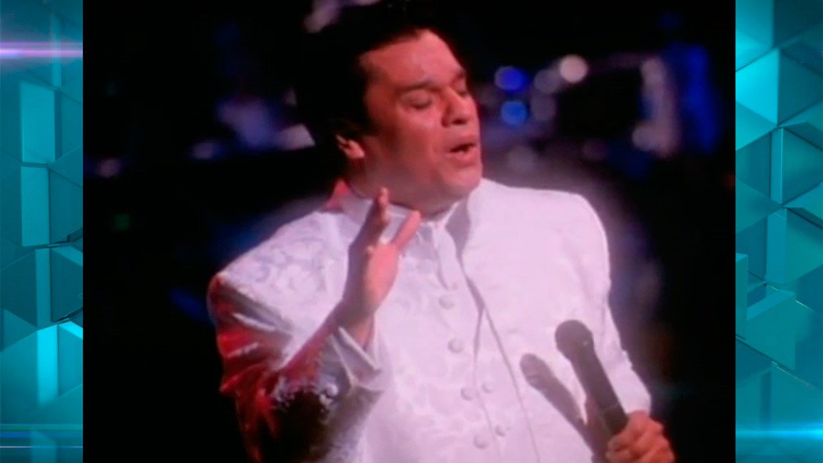 CaracolTV's tweet photo. .@LaRedCaracol
Médico asegura que el hijo mayor de #JuanGabriel maltrataba al artista: https://t.co/bcC066jHCD https://t.co/7FVOsrbbO0