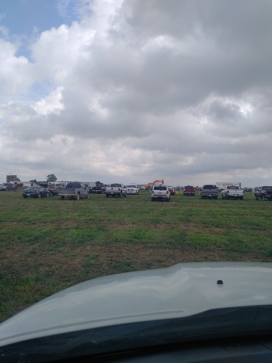 HonJeffYurek's tweet photo. Just arrived at the Elgin County Plowing Match. Looking forward to the competition.  #eml #readytoplow https://t.co/pXqn9xOgyT