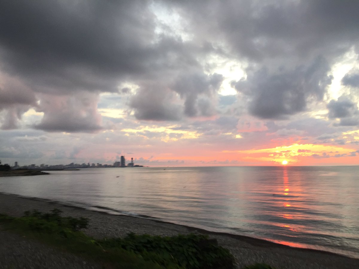 Karadeniz gezimizden batuma geçtik kiminle konuşsak aynı şeyi söylediler siz Erdoğanın kıymetini  Tam,bilmiyorsunuz