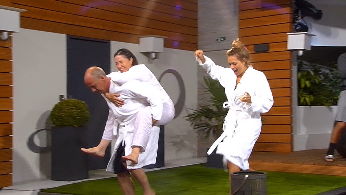 sat1's tweet photo. Heute: heitere Reiterspiele bei #PromiBB https://t.co/vUAyFdhbnp