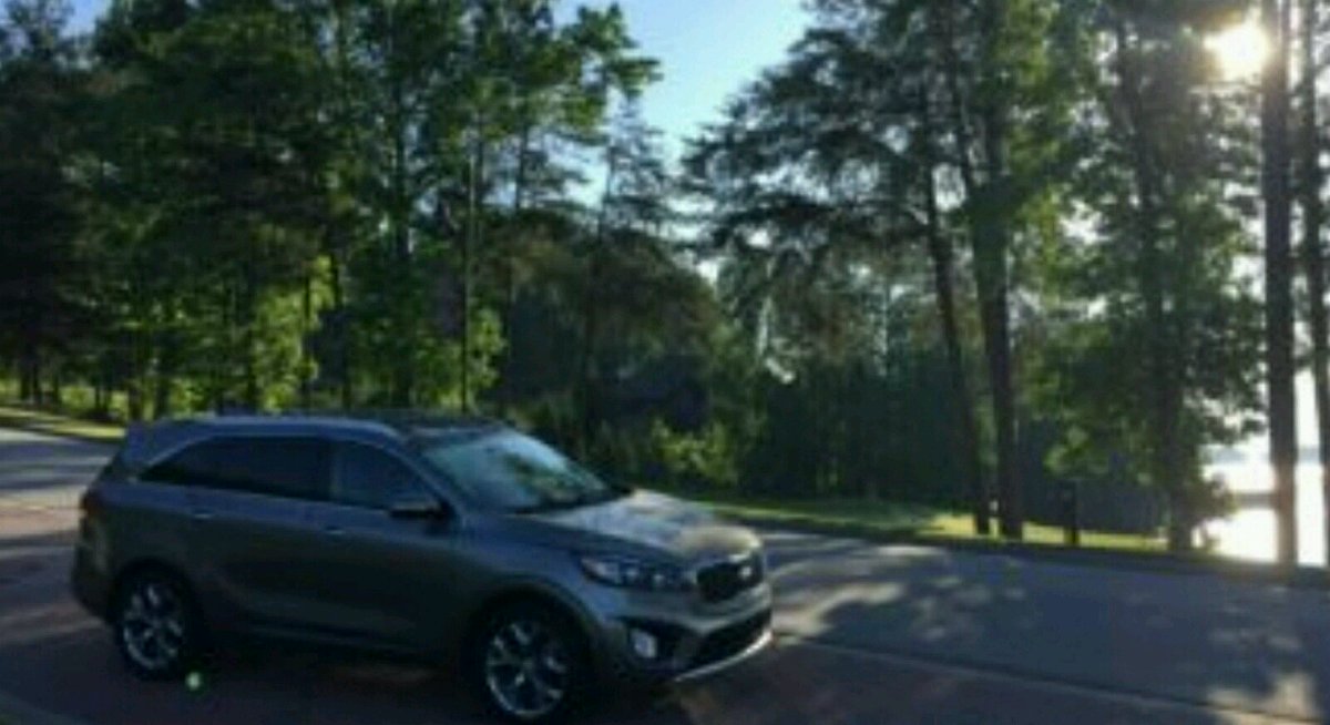 SpeedBeautiful's tweet photo. We've got great things to say about this Kia Sorento! #SpeedBeautiful #Automotive #MommyBlogger #Kia #KiaSpotting https://t.co/dkUPQNjwJn