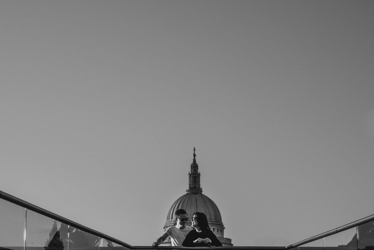 MKubilinskas's tweet photo. True love has no limits. #engagementsession #engagedinLondon #london #StPaulsCathedral #justengaged #happycouple https://t.co/a0jOUOG6Va