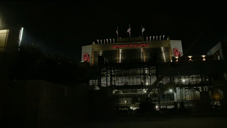 Tonight, for the first time, #surrOUnded.

<a href="/TRowOU/">Toby Rowland</a> sets the scene: bit.ly/SceneSetterULM

Goosebumps guaranteed.