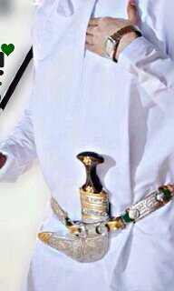 العيد قـرّب والعرب جـهزوا له ؛
وانا عيوني عيدها شوف زولك....