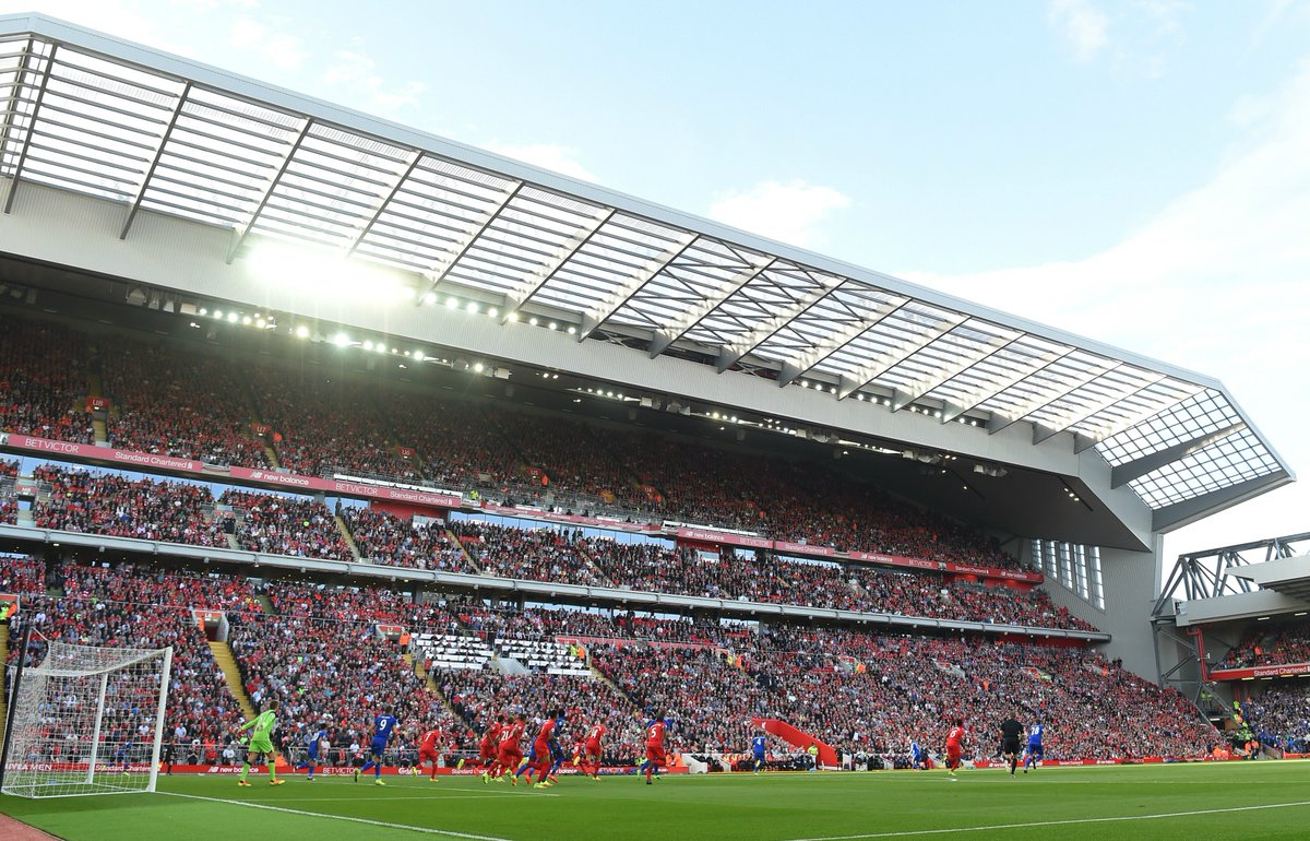 HT: The new Main Stand at Anfield had a perfect view of Lucas's brain fart to gift #LCFC a lifeline. #LFC lead 2-1.