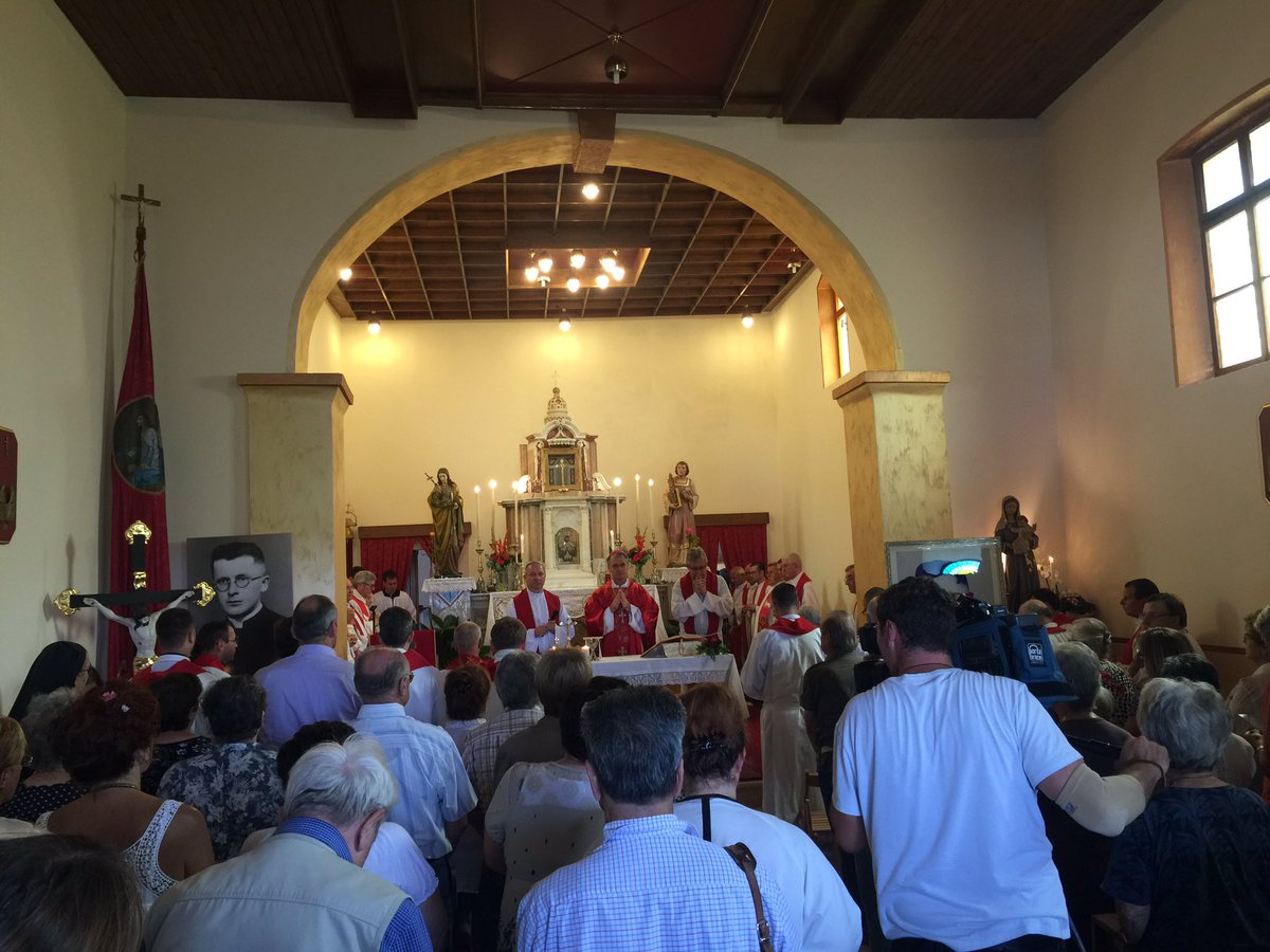 gvgrandi's tweet photo. A Crassiza (Istria), nella chiesetta di don Bonifacio, assistente di @AC1868, nel 70^ del martirio. Da conoscere. https://t.co/rXuSU4DtCg