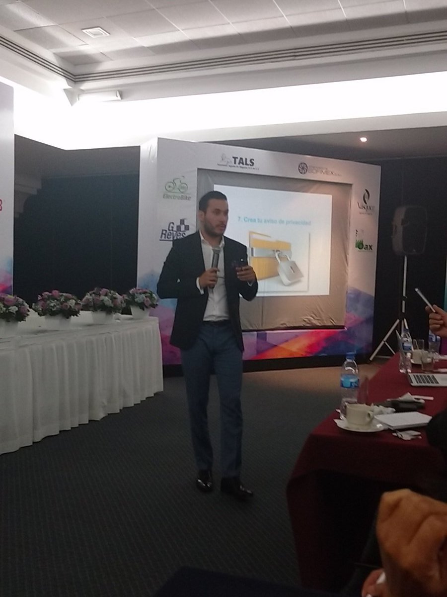 Ricardo Moguel Director comercial AIG En la plática de riesgos ciberneticos #4toForodeagentes #OAXACA <a href="/AMASFAC_CDN/">AMASFAC</a>