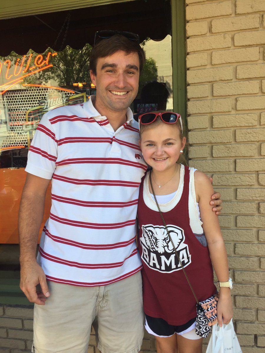 MickeyAdvMissy's tweet photo. Spotted on The Strip by one of your 5th grade teachers  #whyaaa #hAAArmony #RollTide https://t.co/OA6ZqaxMZC
