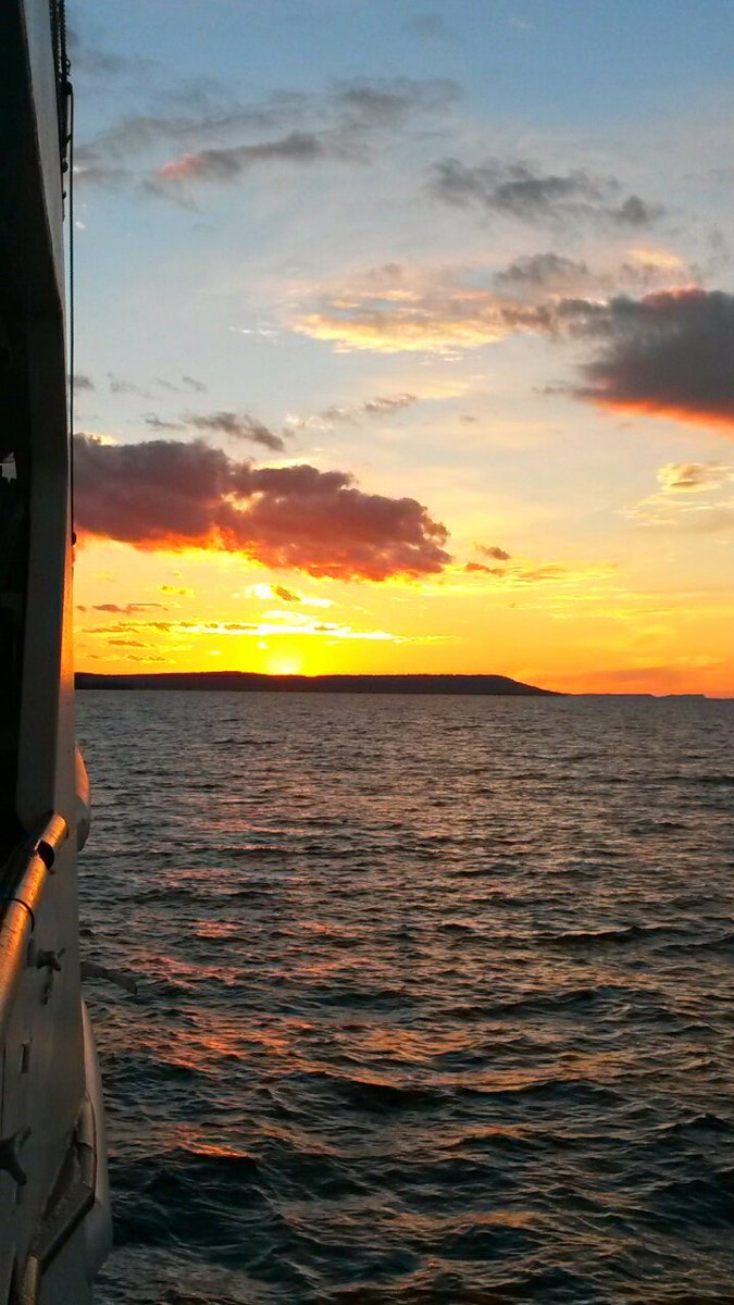 annecdlh's tweet photo. Beautiful evening in Nipi waiting out the winds @LakeGuardian #CSMI2016 #lakesuperior https://t.co/sYEWnHW5ub