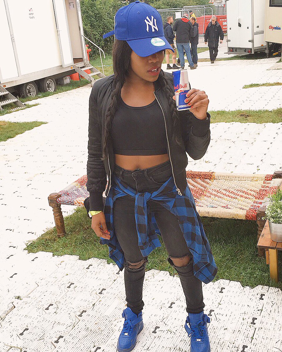 LadyLeshurr's tweet photo. Just came off stage at @Bestival it was LIT 🔥🔥🔥 ❓👸🏾❓ https://t.co/cNAS6Ej80v