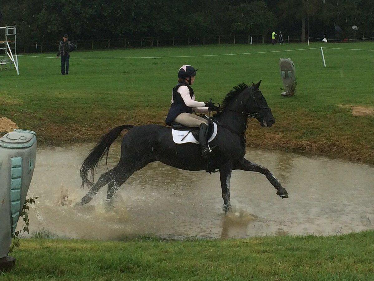 <a href="/SaddleDoctors/">Kate Norton</a> sponsored rider <a href="/LydiaHannon/">LydiaHannon Eventing</a> going into 3rd overnight <a href="/BlenheimHorse/">Blenheim Palace International Horse Trials</a> #lydiahannon #saddledoctors