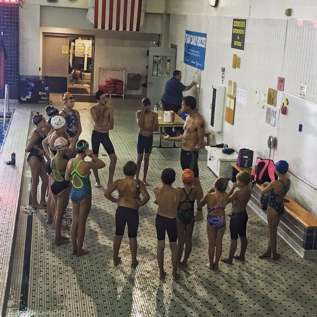 rocks_carly's tweet photo. Clinic with @garyhalljr!🏊🏻 #TeamCarlyRocks https://t.co/o2JWZ7s8R7