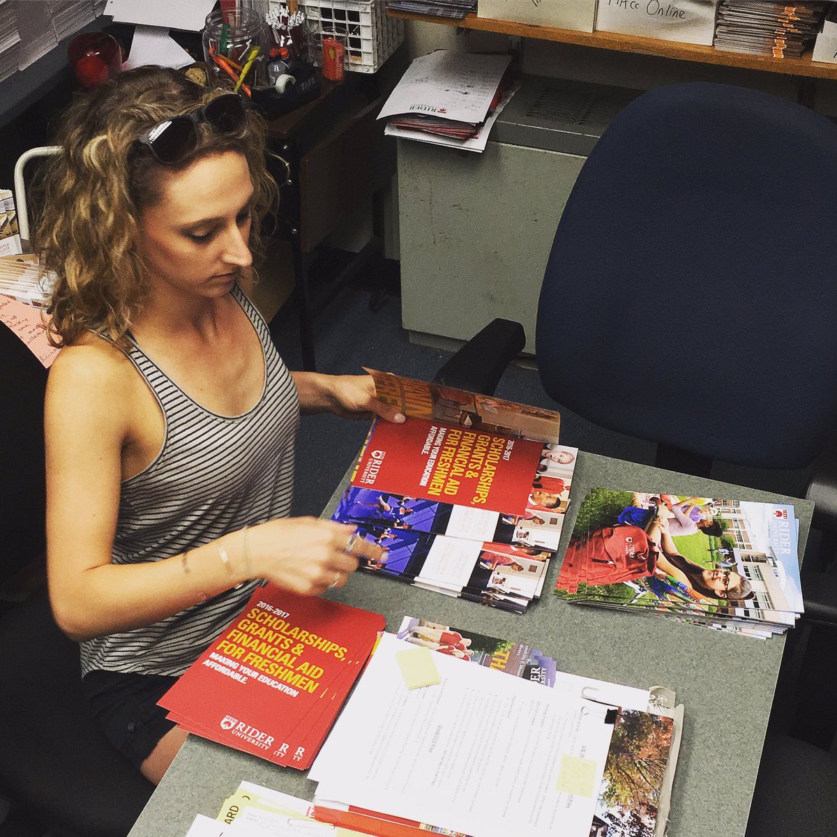 RU_StateofMind's tweet photo. My lovely wife @caitrardi channeling her inner tour guide so we can start vacation quicker! #TravelingBronc https://t.co/RIzDl75oyr