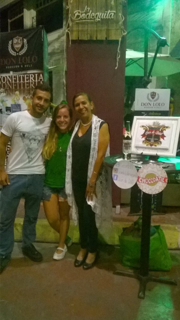 LicorDatil's tweet photo. Ayer 09/09/16 en #PorlamarEstaDeModa junto a nuestros amigos de #MonkeyThinker ❤ #LicordeDatil #ChocoDatil 🍷 https://t.co/MGrqs8czLd