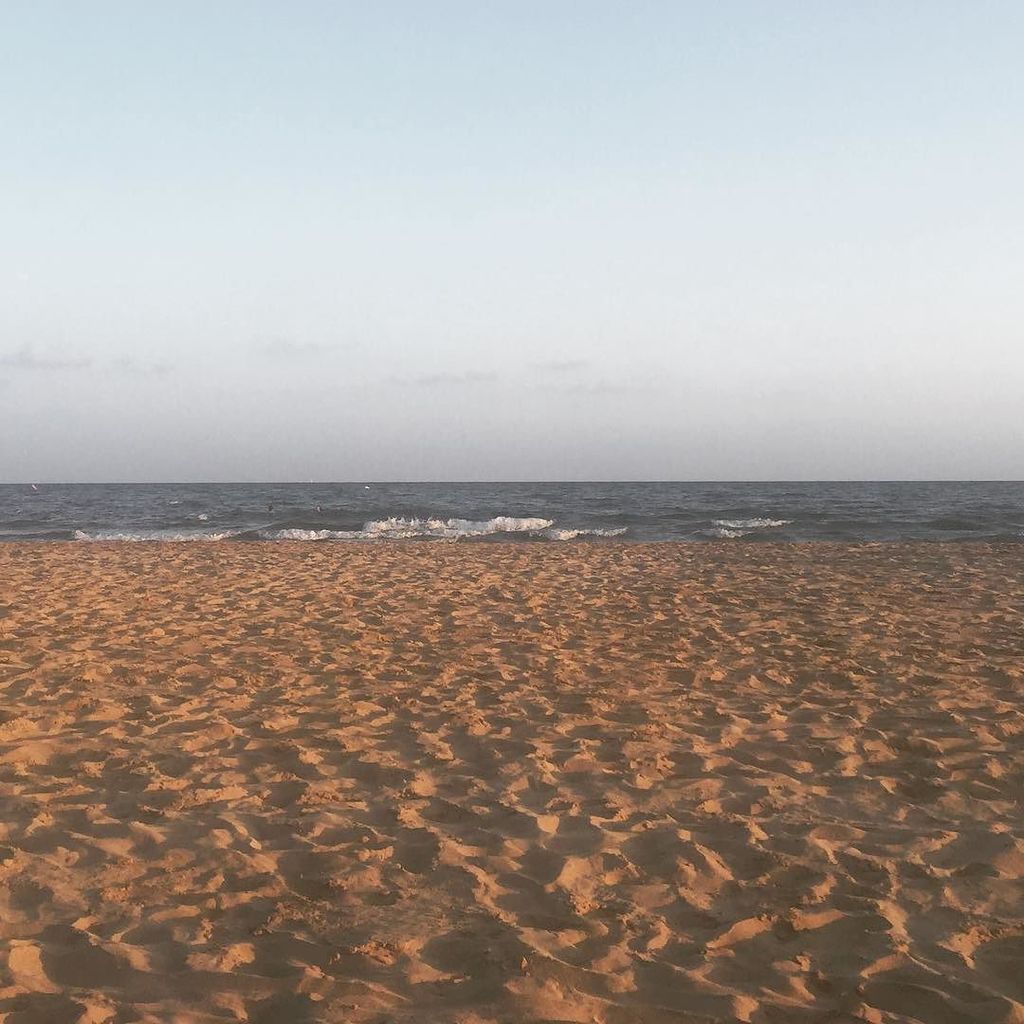 davichuelo's tweet photo. #SandSet #sunset @xiringuito_neptuno https://t.co/dd4DXjkKWG https://t.co/JR6C7oGmwq