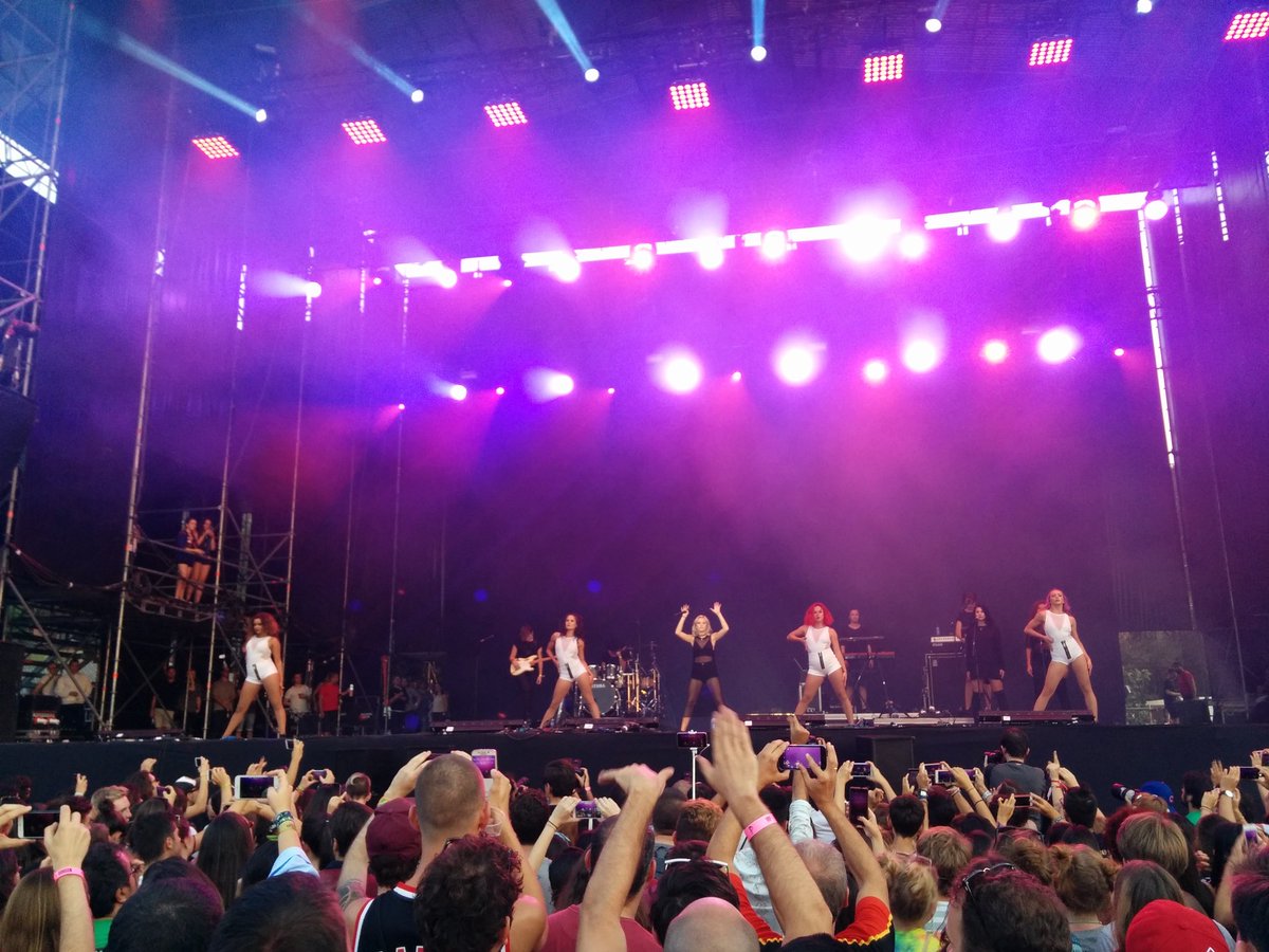 .<a href="/zaralarsson/">Zara Larsson</a> live at <a href="/dcodefest/">Dcode Festival</a> #zaralarsson #DCODE2016 #madrid