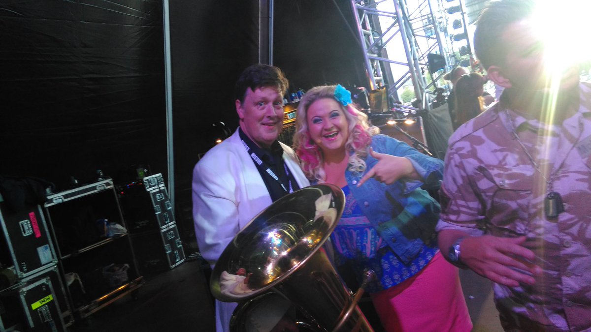 Backstage at #BBCProms Glasgow with <a href="/BBCSSO/">BBC Scottish Symphony Orchestra</a> &amp; <a href="/leah_macrae/">Leah MacRae</a>! We go live on BBC2Scot 7.30pm! <a href="/bbcproms/">BBC Proms</a> <a href="/GARYTANK/">GARY MCLINTOCH</a> #LNOP