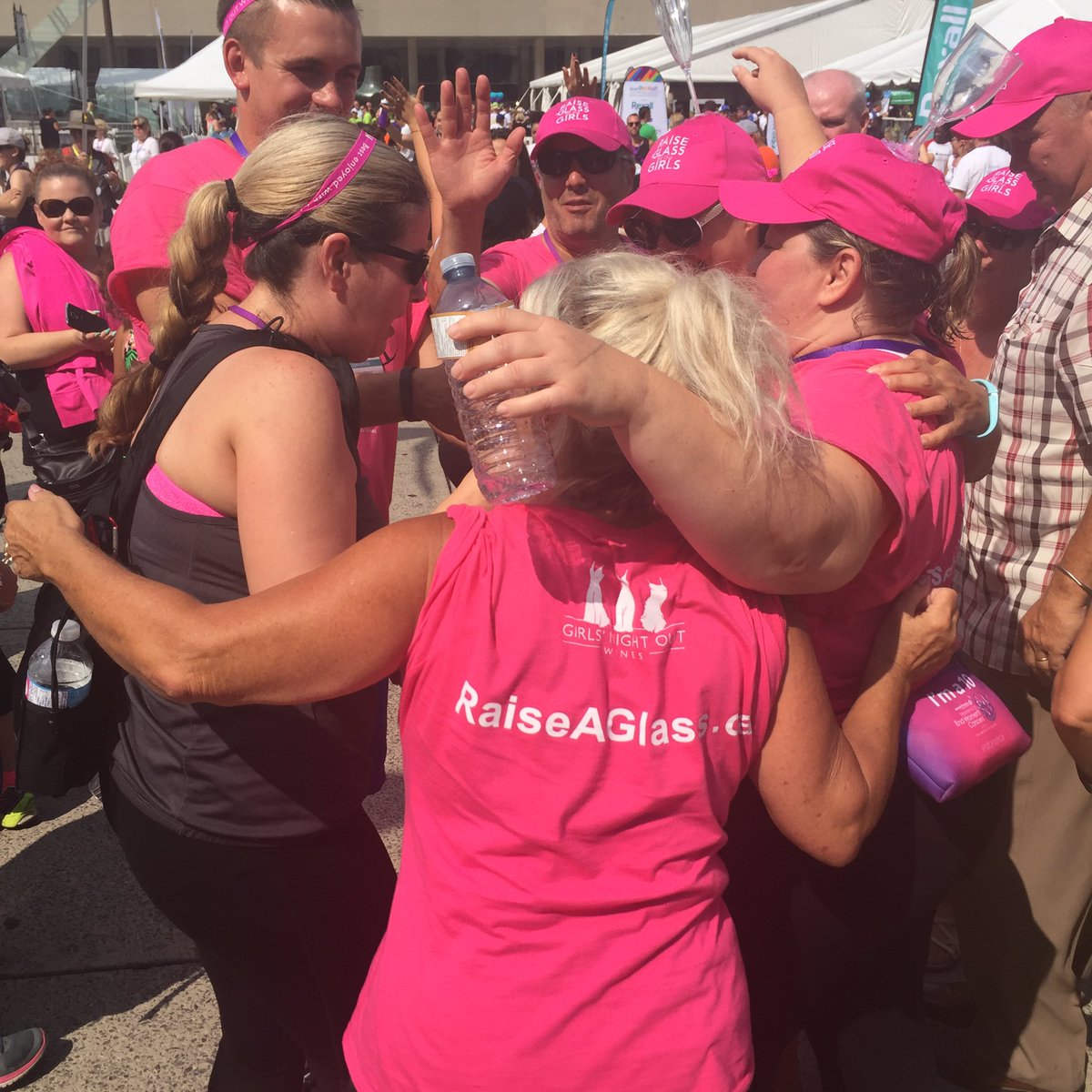 GNO_Wines's tweet photo. All cheers for #OneWalkTO team! Over the last 5 yrs our team has raised $100,000 for research to end women's cancers https://t.co/kWDa825cMp