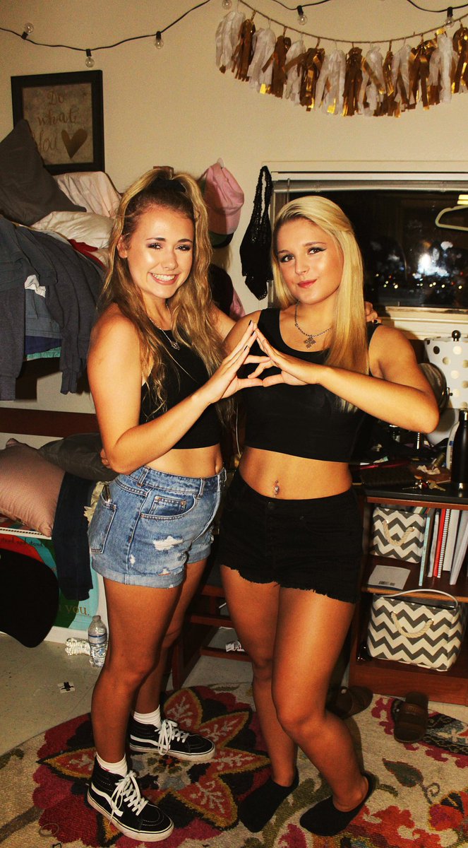 kwolfe3434's tweet photo. Because I Love my New Sisters! •ΔΖ•💜🐢 https://t.co/qaZCndB8BE