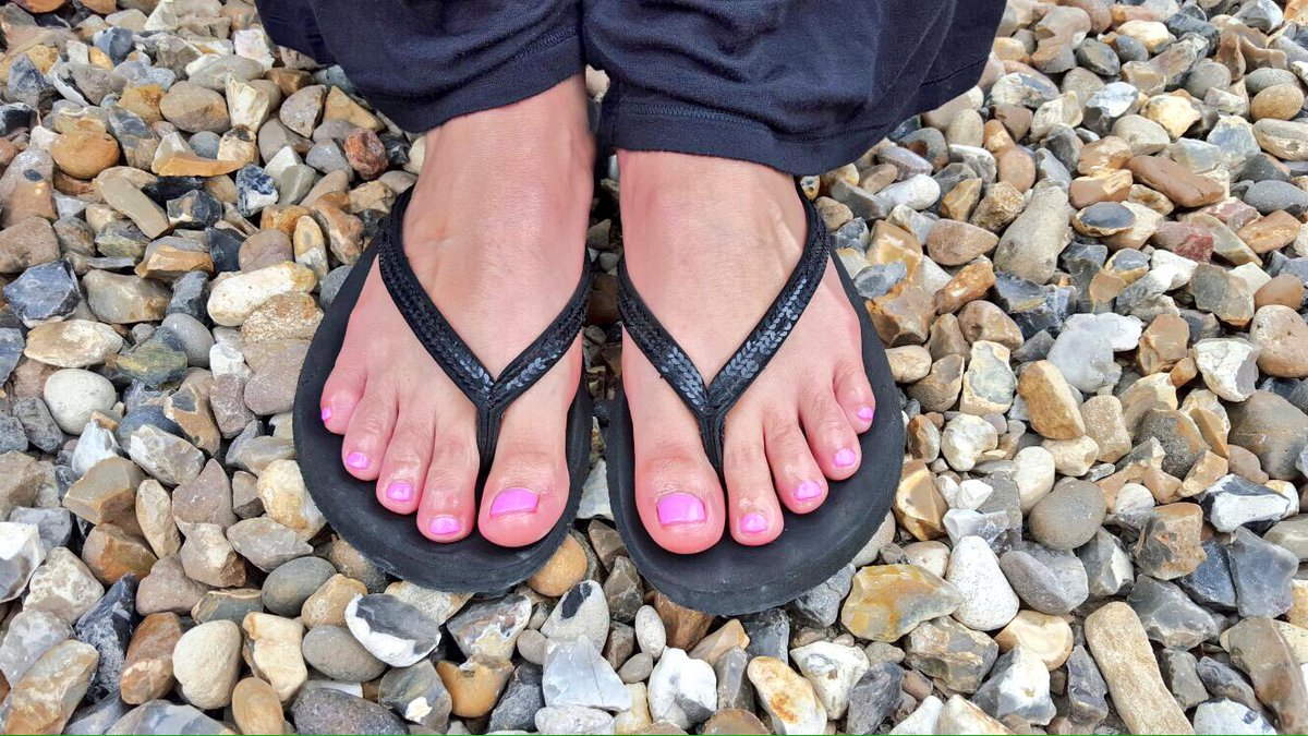 SpmBeauty's tweet photo. 💅💅Jerris Gels💅💅 Been mega busy today mobile gels!!! Get your Christmas nails booked in now 🎅🏻#gels #nails #essex https://t.co/RDrQfZZMjU