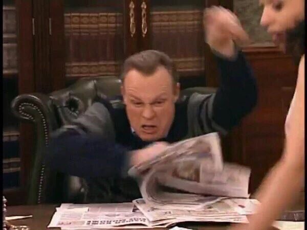 LisSuperman's tweet image. Когда записываешь за учителем, а она диктует слишком быстро: