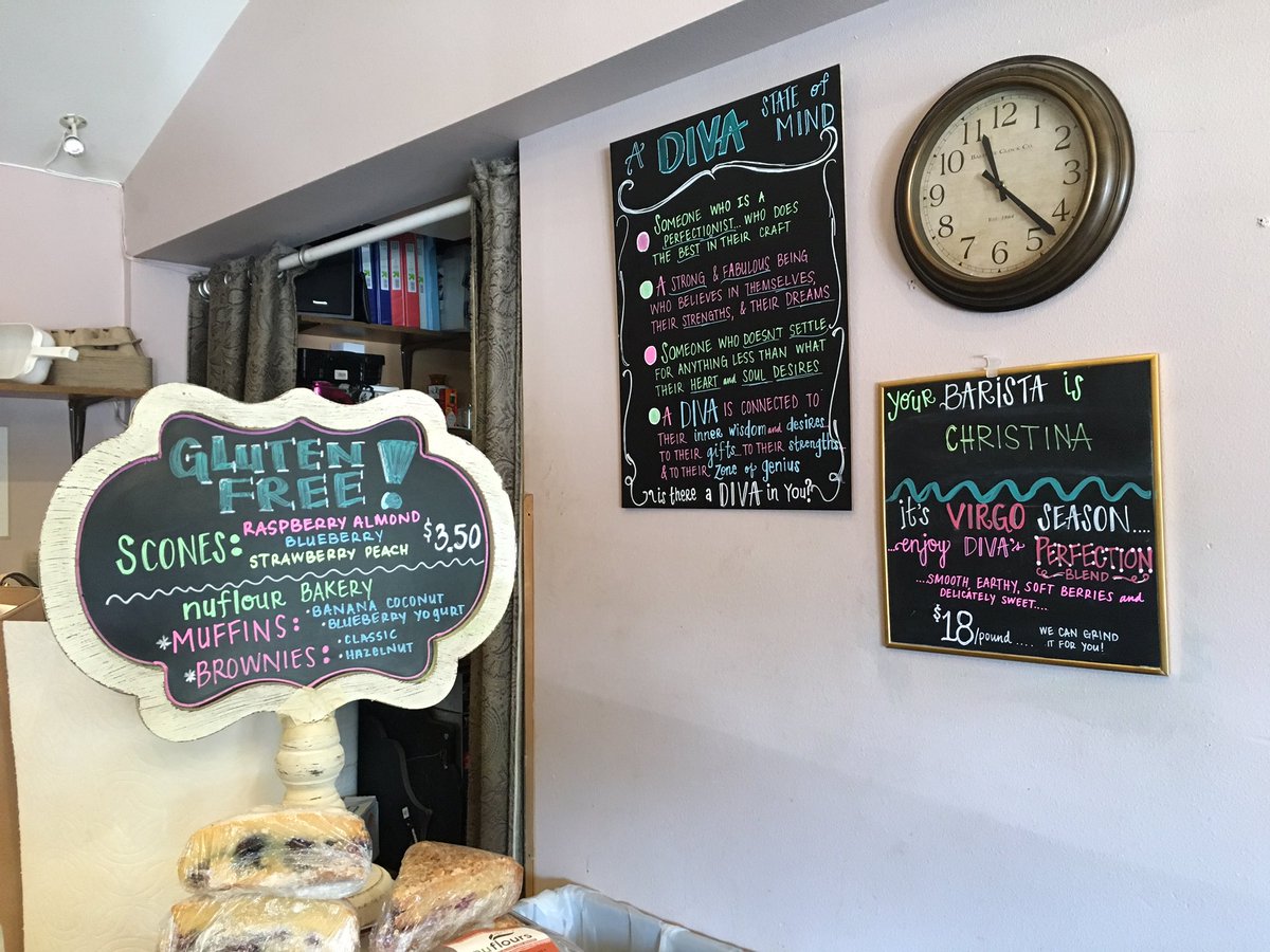 LauraCatPJs's tweet photo. #TypicalSeattle Diva coffeeshop decor by Greenlake. https://t.co/yDm6gKHOvw