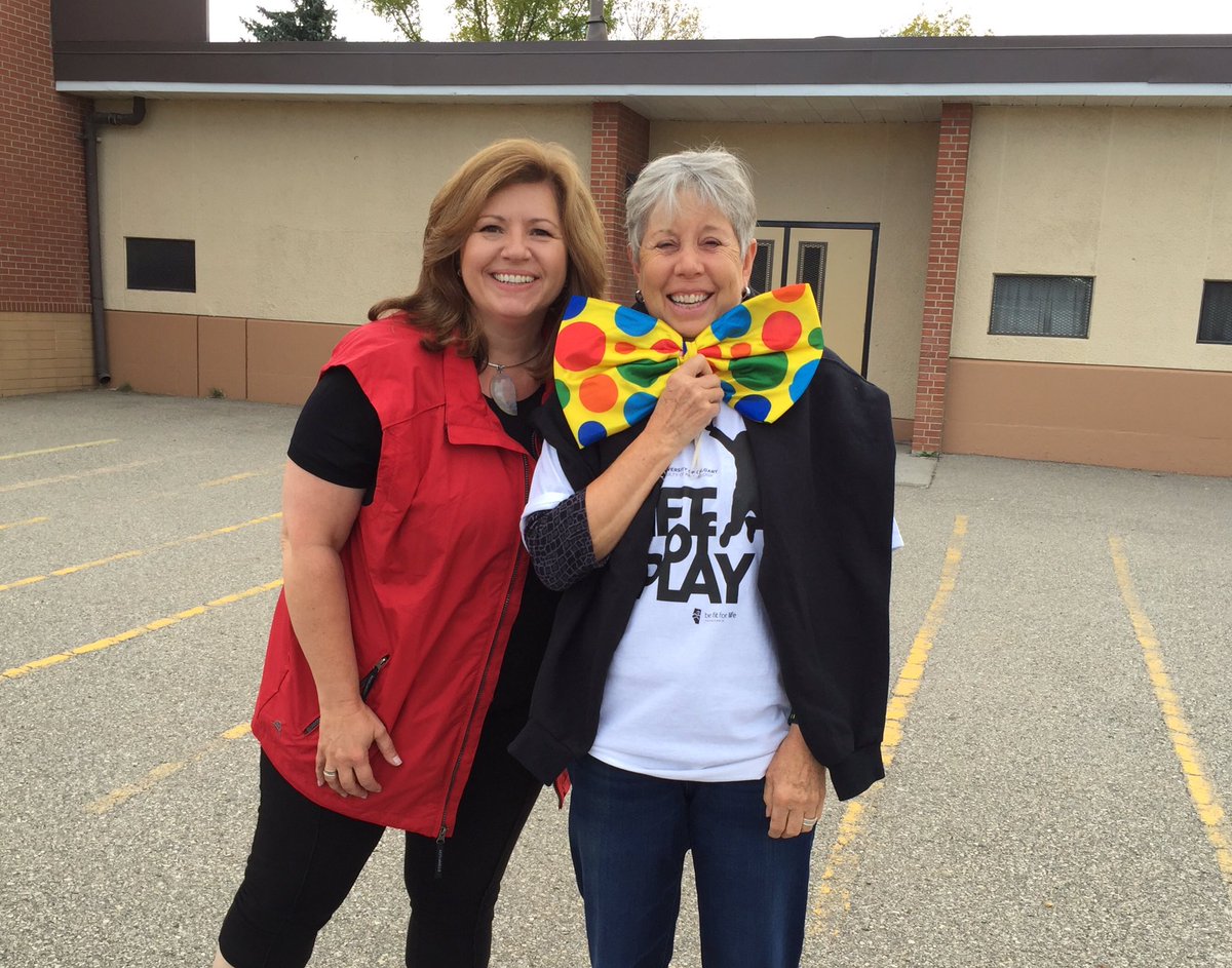 ndhalls's tweet photo. Healthier schools and communities thanks to you @bffl_calgary @uofcknes @AngelaKnightCBC #UCGiftofPlay #cBEwell https://t.co/nf8TwUbmgP