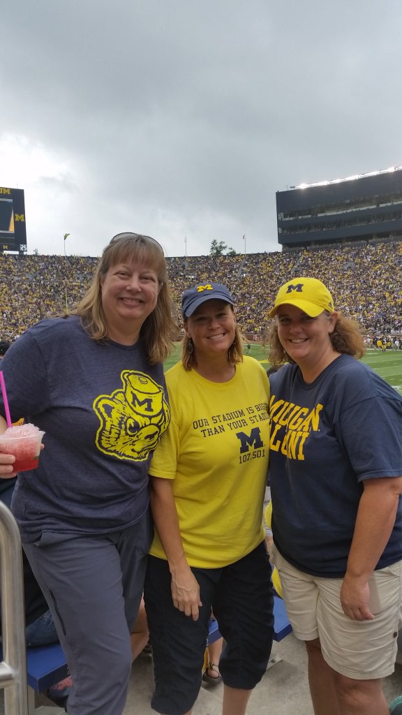 lynnsk94's tweet photo. '92, 93, '94, '95, '98 ....UM degrees between us! #MGoBlue @cflanaga https://t.co/nHWTqxRFfg