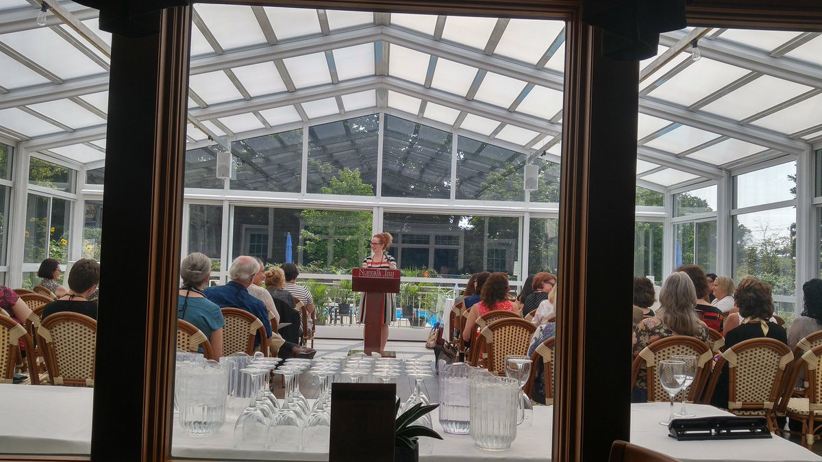 AllisonPCarroll's tweet photo. The incomparable @patiencebloom captivates at #ctrwa #fictionfest https://t.co/P9lxPjTGnF