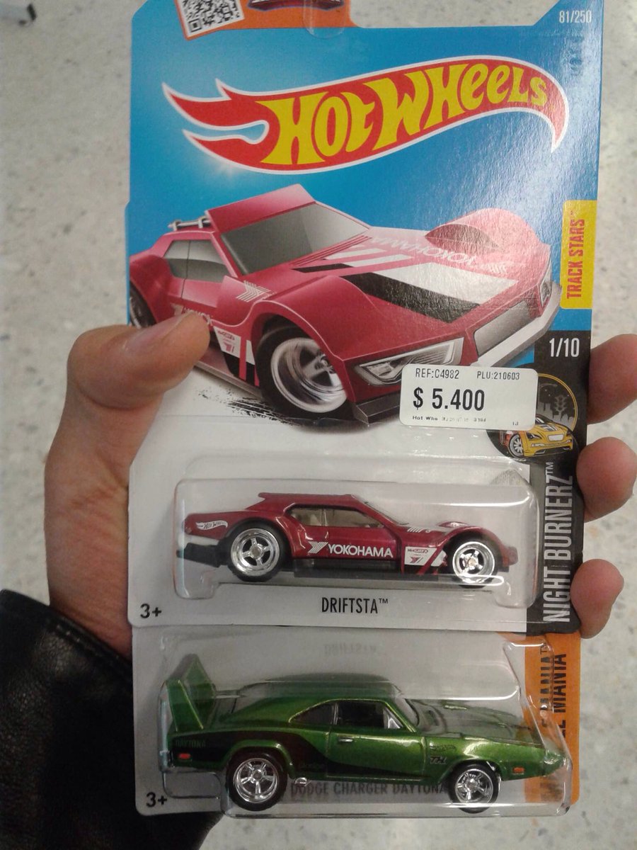 danielrobayo1's tweet photo. How nice it is to enter to @PepeGangaco, see that are provided @Hot_Wheels and find these 2 beauties 2 #SuperTh #Sth https://t.co/m207xsjvOB