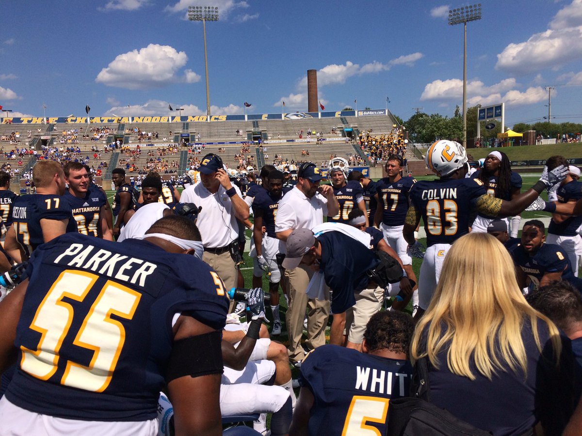 JillJelnick's tweet photo. Alejandro Bennifield's pass complete to James Stovall for the #Mocs first touchdown 7-0 @GoMocsFB #UTCFootball https://t.co/FNc2esKS2M