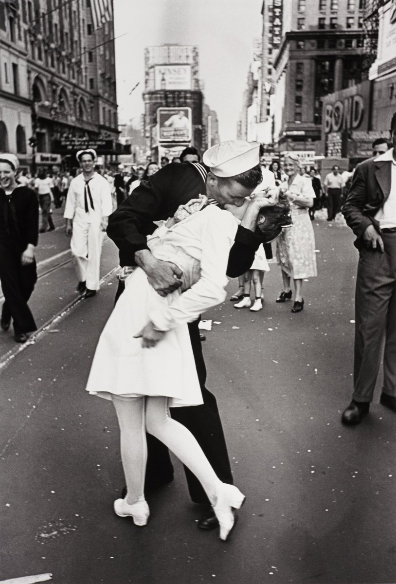 A3Noticias's tweet photo. Muere la protagonista de la icónica foto del beso en Times Square https://t.co/7KBed6ci1p https://t.co/ulwQkGJHVa