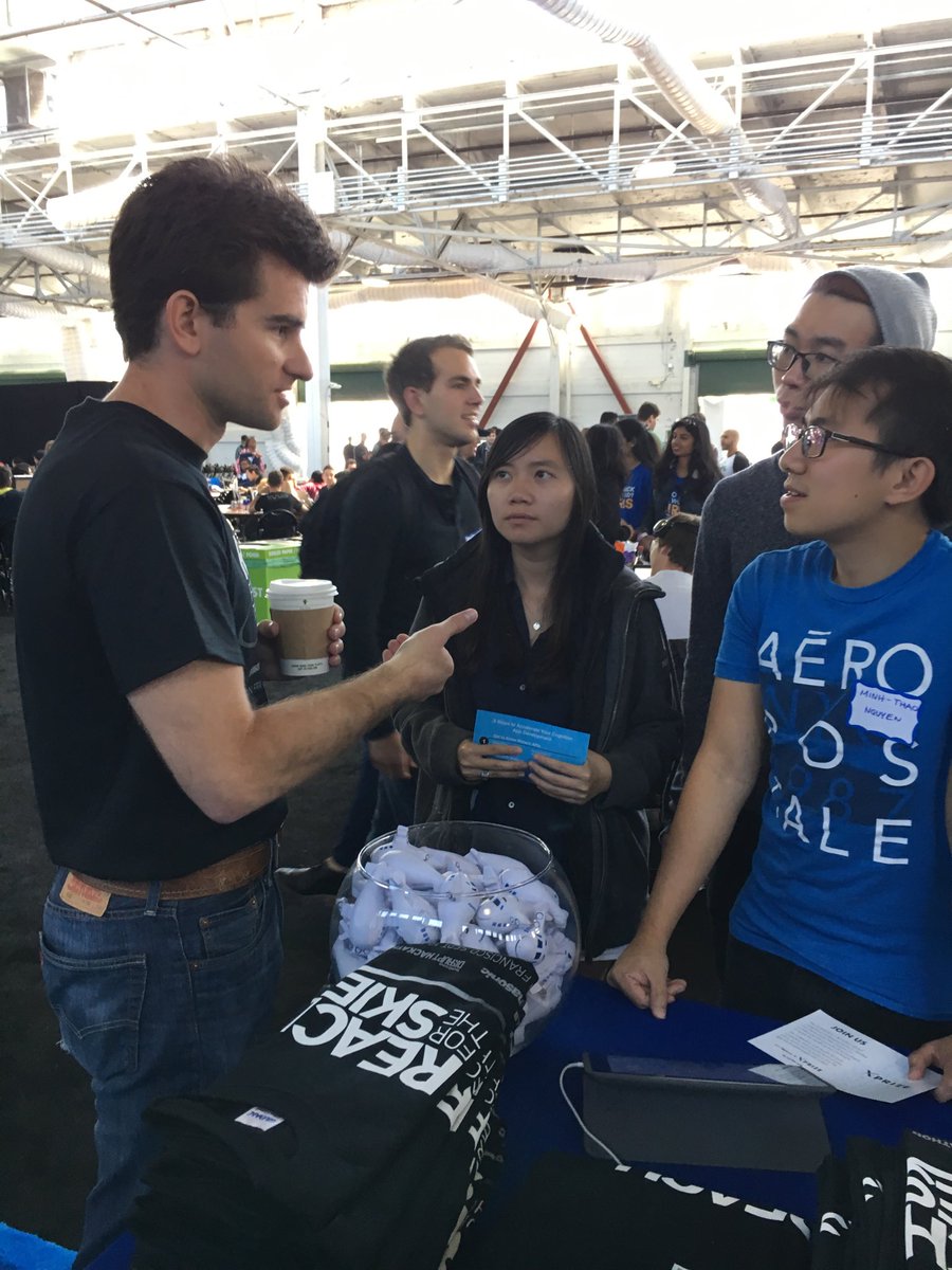 dasilval9's tweet photo. Enjoying TechCrunch! @PacHackathon #TCDisrupt #HackDisrupt https://t.co/SIEjj8C6O8