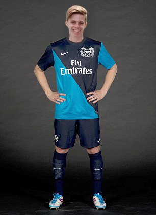 PapelaoFc's tweet photo. #Atención el nuevo refuerzo de #PapelãonFC @simonzuz ya posa con la nueva camiseta del campeón
#LoMejorEstaPorVenir https://t.co/xw85VTAllk
