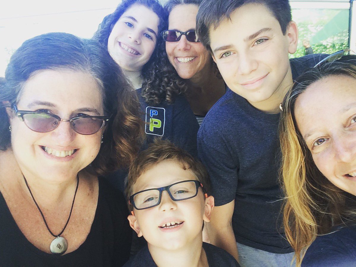JMesulam's tweet photo. Tks frds for walking with me @AIDSwalkPDX!! #AIDSwalkpdx #endstigma #goodfriends https://t.co/SmOWUwag4A