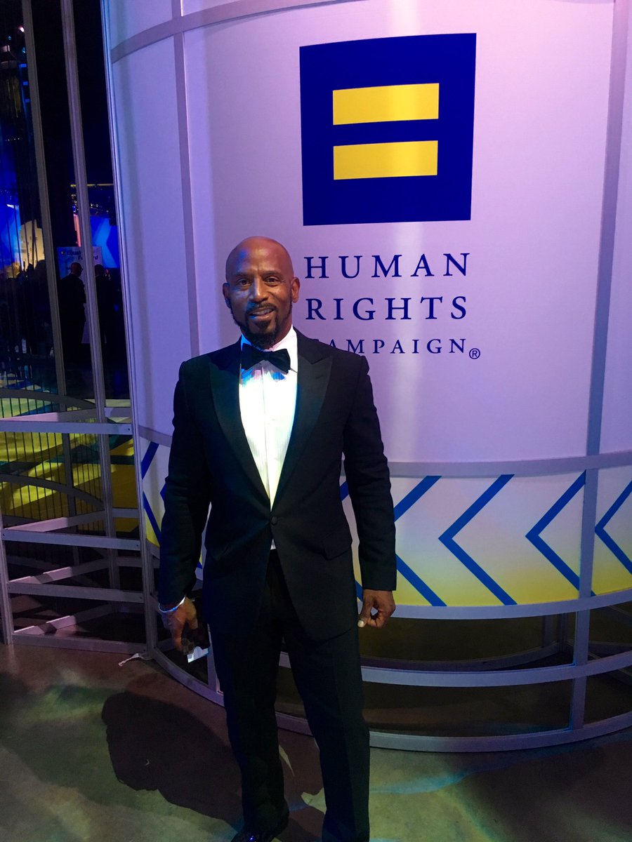 larry_crenshaw's tweet photo. HRC Dinner Supporting Human Rights https://t.co/EiD2pIq3PE