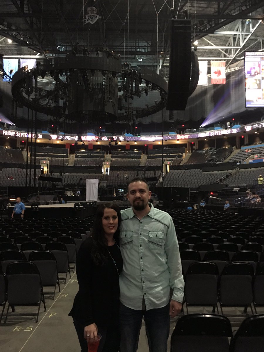 zuraf_lee's tweet photo. Yay Blake Shelton with my hubs!! Our first concert together!!!! Only took 10 years! #OKC2BS https://t.co/jbdpKaEcGF