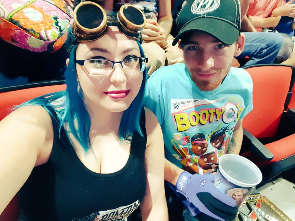 DivaSirena's tweet photo. #WWERaleigh https://t.co/GzX6msOsRR
