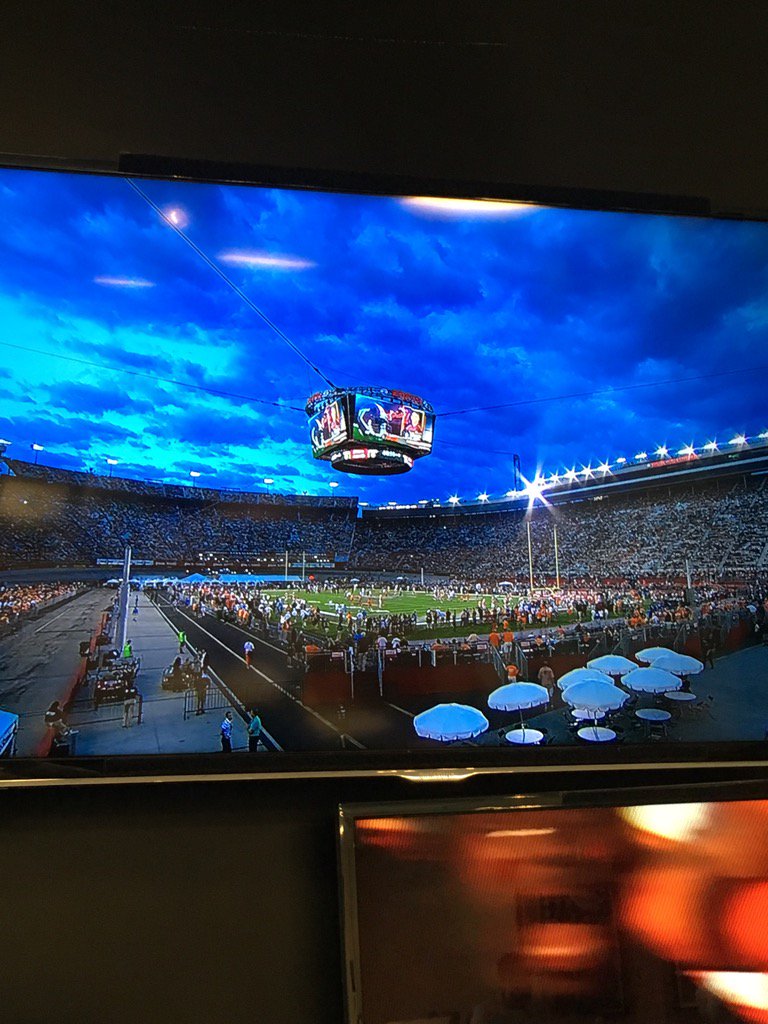 slmandel's tweet photo. The suspended scoreboard at Bristol (Va Tech Tennessee) is one of the coolest things I've seen. https://t.co/hFzvYZomyz