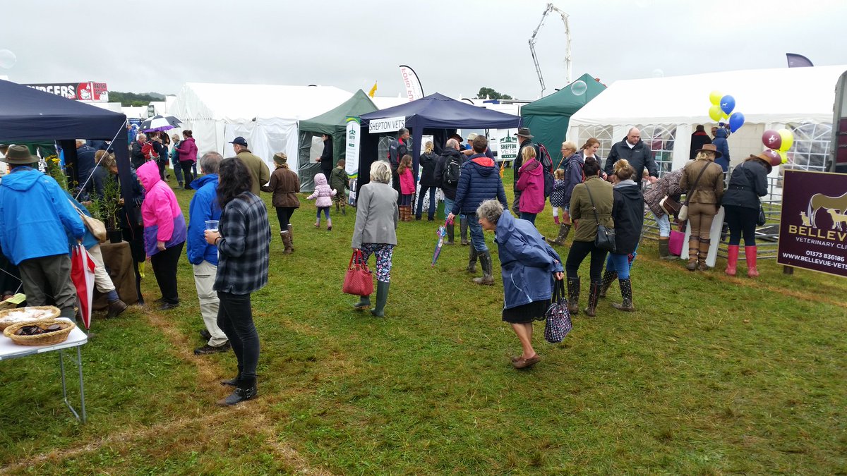 brow_box's tweet photo. Fun but very wet ay #fromecheeseshow today. https://t.co/8uurl8Ps5P
